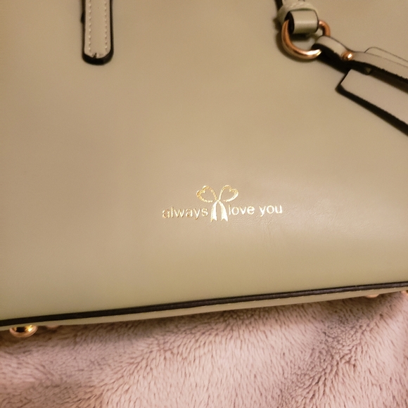 Green Handbag - Picture 6 of 11